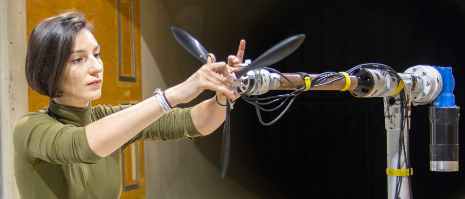 Scientist reconstructs the experimental setup in the wind tunnel